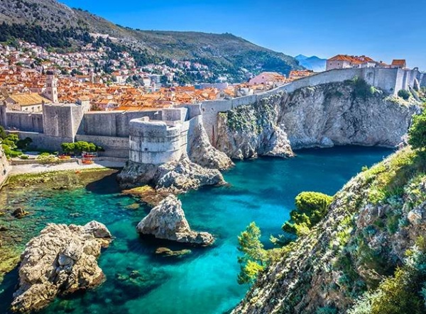 Csillámló tenger és kulturális örökségek a Balkánon