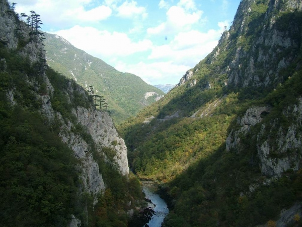 Montenegró - a hegyek és a tenger vonzásában