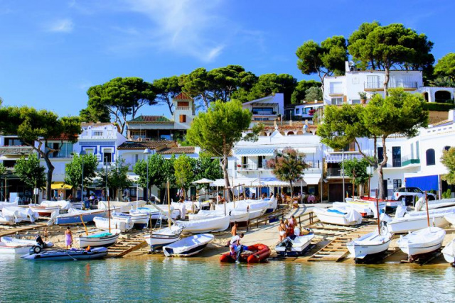 Csillagtúrák Costa Braván - tengerparti pihenéssel - repülővel 2023