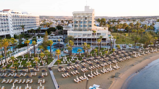 Ciprus - Golden Bay Beach Hotel ***** - Larnaka  (repülőjeggyel)