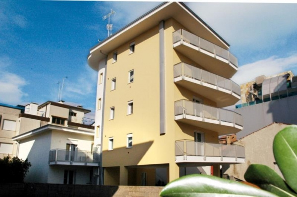 Bellarosa Apartmanház -Nyaralás Lignano-ban