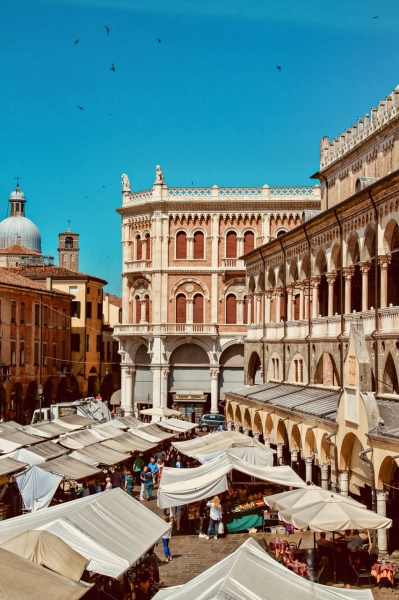 Mininyaralás Olaszországban: Történelmi városok vonzásában