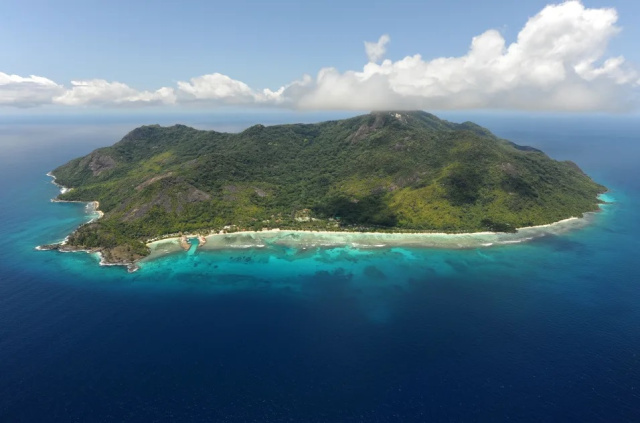 Seychelle-szigetek - Hilton Seychelles Labriz Resort & Spa ***** - Silhouette (repülőjeggyel)