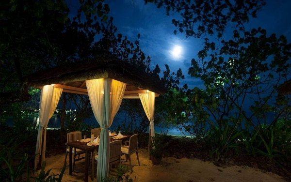 Maldív-szigetek / Reethi Beach Resort****
