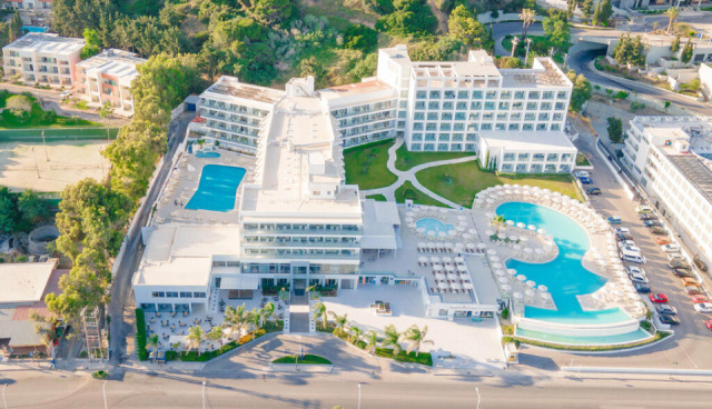 Belair Beach Hotel****