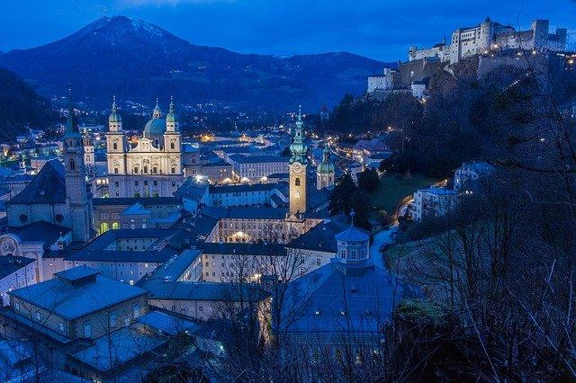 SZILVESZTER A SALZKAMMERGUTI TAVAKNÁL - Hajózással Hallstatti tavon és a Wolgang See-n! Salzburg, Bad Ischl és a Katrin Alm