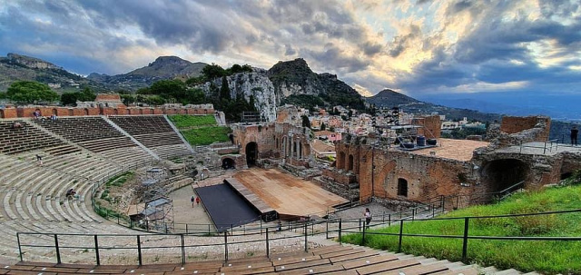 
TAVASZKÖSZÖNTŐ TAORMINÁBAN - Szicíliai varázslat: Siracusa - Catania - Etna - Taormina
