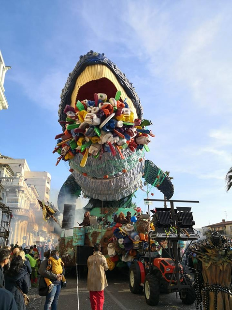 
KARNEVÁL TOSZKÁNÁBAN, VIAREGGIOBAN - Firenze, Pisa, Lucca és Viareggio karneválja
