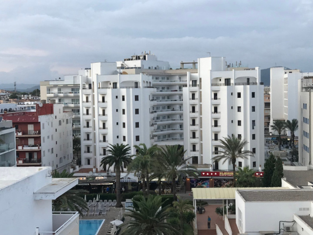 
R2 Cala Millor Apartments
