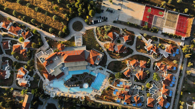 
ERETRIA HOTEL & SPA RESORT
