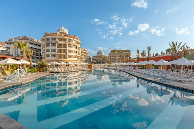 
Kirman Belazur Resort & Spa
