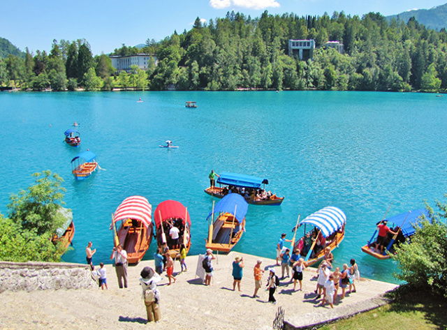 
Adria, Postojna és a Plitvicei-tavak
