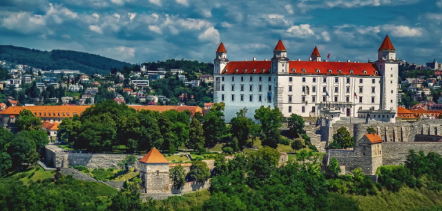 
CSEH ÉS MORVAORSZÁG REJTETT KASTÉLYAI - Magyar vonatkozások, természeti szépségek
