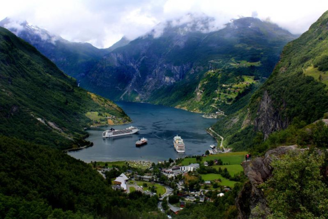 
NORVÉGIA, A FJORDOK ORSZÁGA - Oslótól Bergenig. Hajóval a fjordokon
