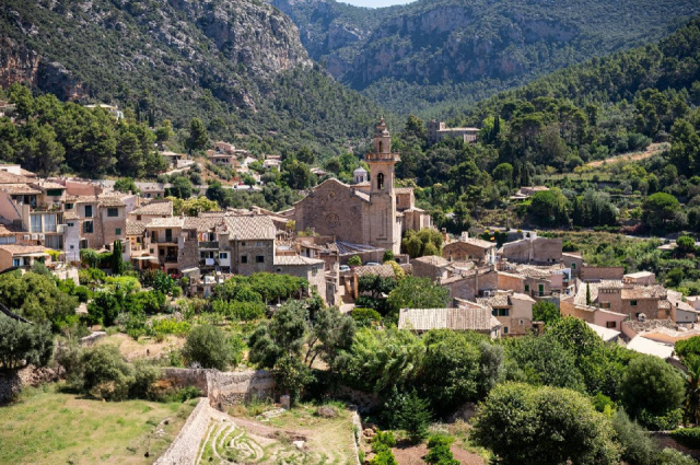 
BARCELONA ÉS PALMA DE MALLORCA
