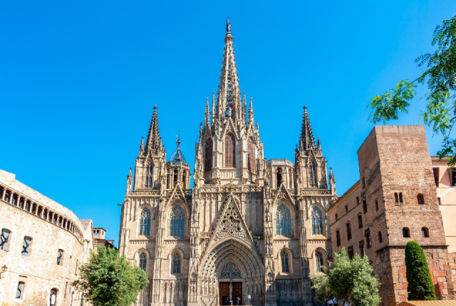 
BARCELONAI HÉTVÉGE
