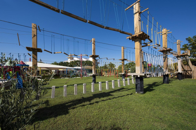 
Side Star Resort
