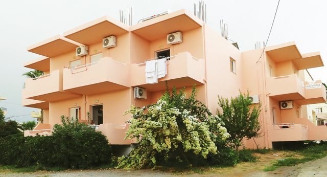 
Alexandros Apartmanház
