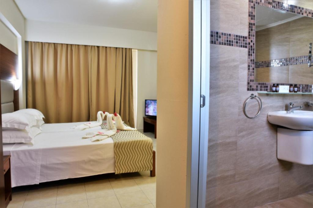 Hotel Marathon **** AI