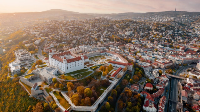 
A történelmi Pozsony és hajókirándulás, Szlovákia
