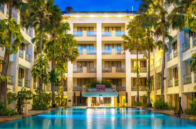 Astonkuta_SwimmingPool