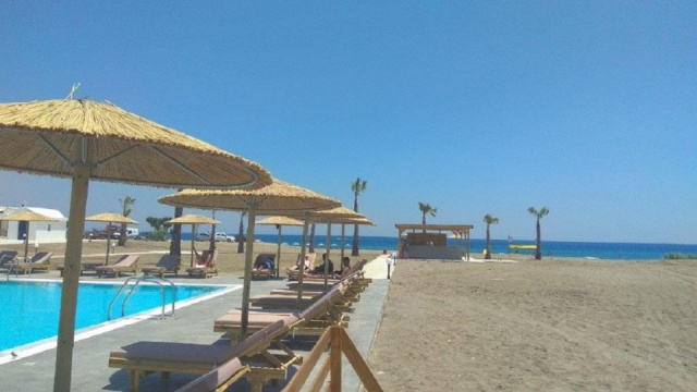 
Evita Bay
