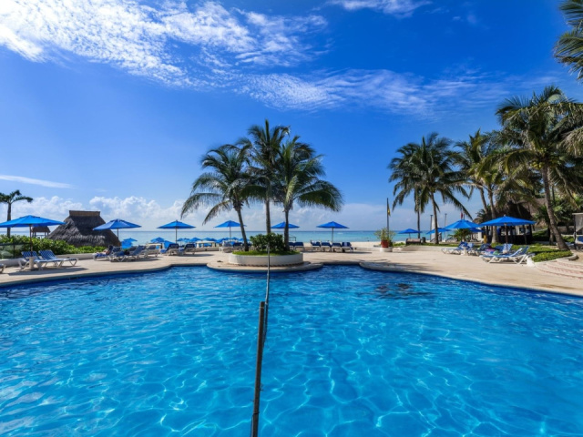 The Reef Playacar****-AI
