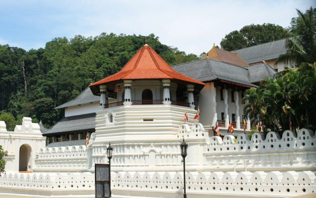
Srí Lanka körút + üdülés - Embudu Village Resort 3*
