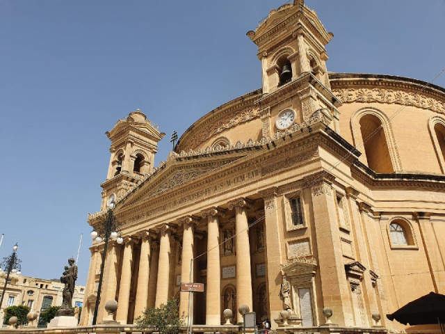 KARNEVÁL MÁLTÁN - HAJÓVAL GOZÓ - Tavaszi karneváli hangulat a lovagrend árnyékában!