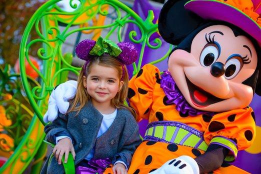 
Disneyland csoportosan, párizsi városnézéssel Mikuláskor - Disney Sequoia Lodge ***
