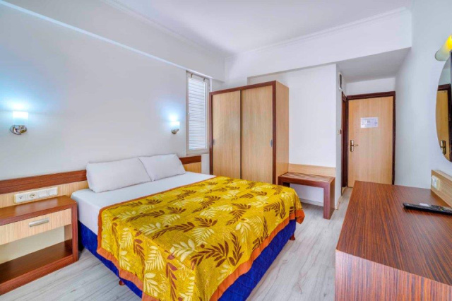 Kleopatra Melissa*** - AI