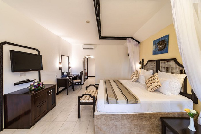 PrideInn Flamingo Beach Resort****, AI