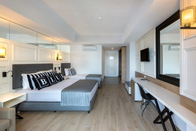 Eftalia Blue***** - UAI