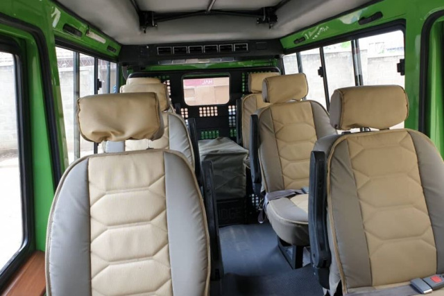 Szafari (2+5) - BETEKINTŐ