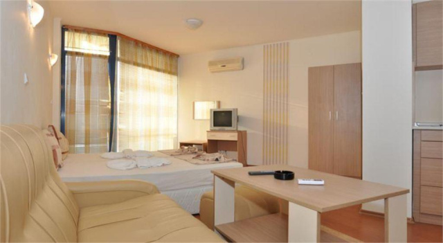 
Holiday Complex Rainbow 2
