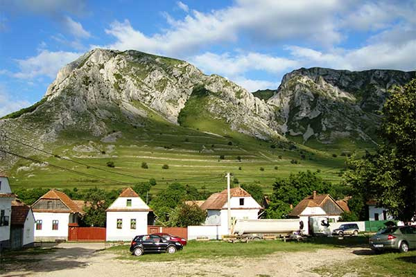 
Autóbusszal a felhők felett (Transzalpina)
