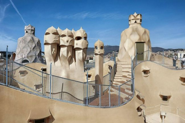 Katalóniai képeslapok - csoportos utazás magyar
idegenvezetővel Barcelonába 2026.04.24-27.