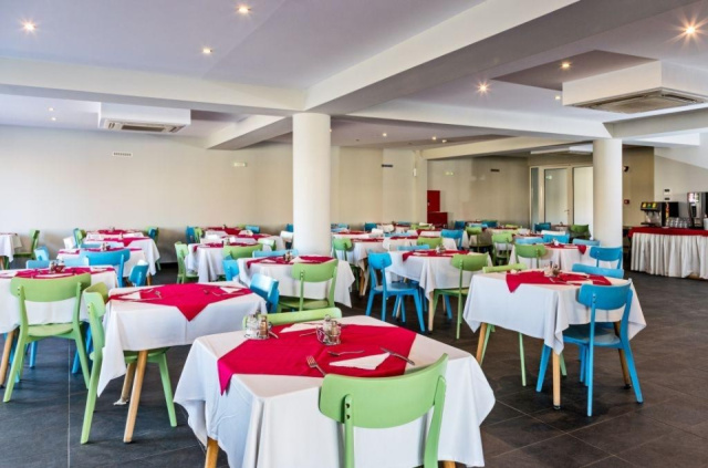 
White Olive Premium Laganas
