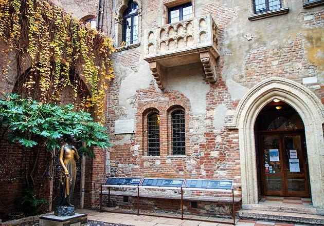 
Varázslatos olasz tóvidék és Svájc: Comoi-tó, Lago Maggiore, Garda-tó 6 nap 5 éj
