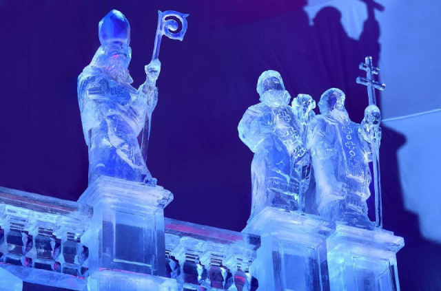 
Lombkorona ösvény és jégtemplom a Tátrában
