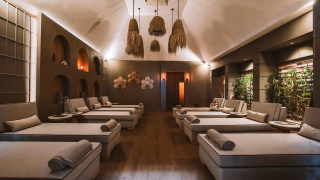 
Arum Barut Collection
