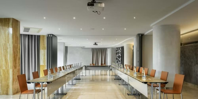 
Barcelo Illetas Albatros 17+
