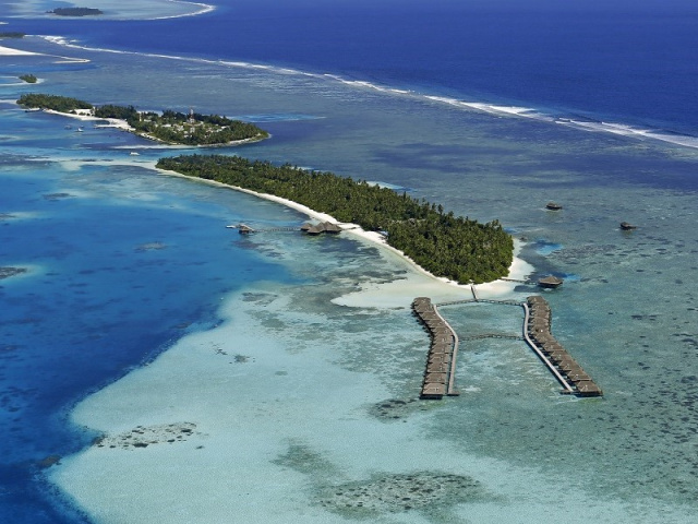 
Maldív-szigetek / Medhufushi Island Resort****
