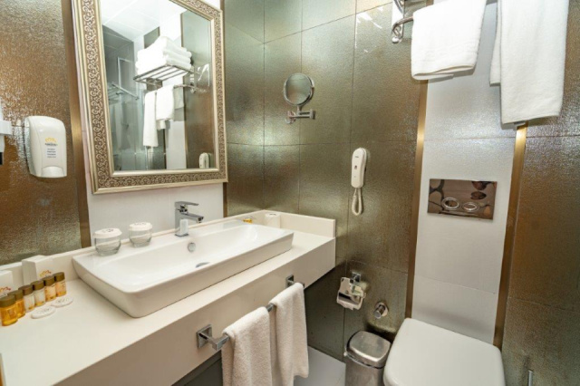 The Marilis Hill Resort***** - AI