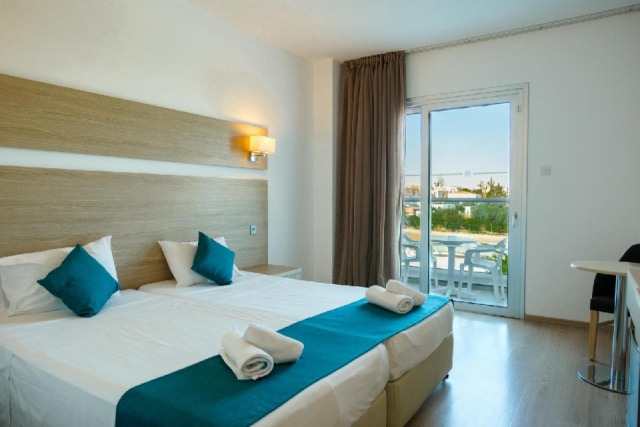 
Kapetanios Bay Hotel
