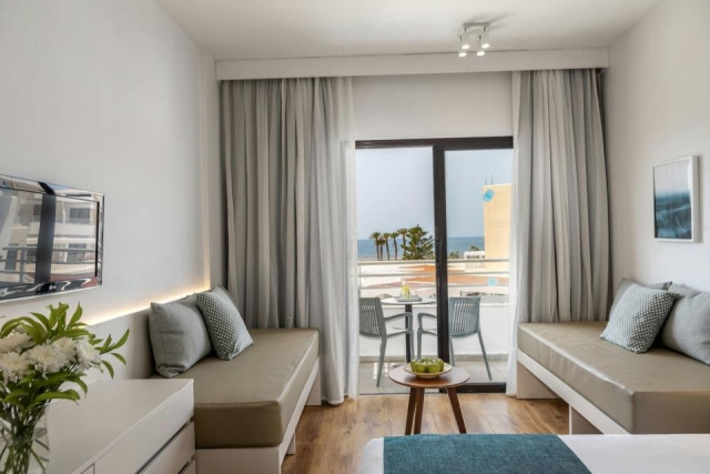 
Louis Phaethon Beach Hotel
