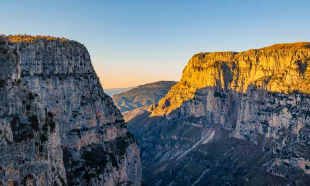
Észak-Görögország hegyvidékei és az Albán riviéra

