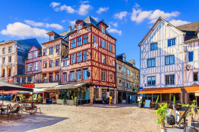 
NORMANDIA – BRETAGNE & LOIRE-VÖLGYE (REPÜLŐVEL)
