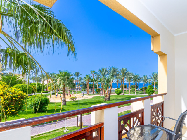 
Serenity Alpha Beach
