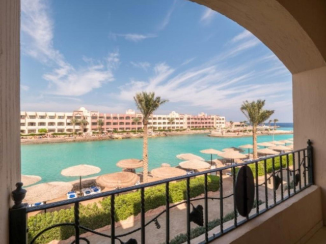 
Sunny Days El Palacio
